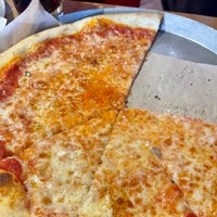 4/15/2022 tarihinde Taryn D.ziyaretçi tarafından Lucky Pie Pizza &amp;amp; Tap House'de çekilen fotoğraf