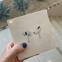 Photo taken at Apple Fashion Square by Taryn D. on 6/28/2021