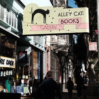 Photo taken at Alley Cat Books by Wilfred W. on 1/12/2021