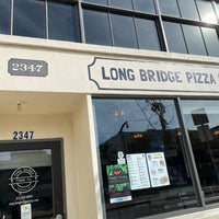 รูปภาพถ่ายที่ Long Bridge Pizza Co. โดย Wilfred W. เมื่อ 10/29/2022