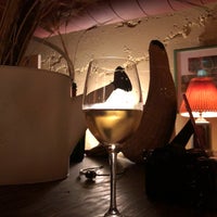 Foto tirada no(a) Aquitaine Wine Bistro por Wilfred W. em 8/31/2018