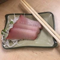 Foto scattata a Sushi Umi da Wilfred W. il 12/7/2016
