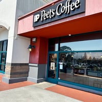 Photo taken at Peet&amp;#39;s Coffee &amp;amp; Tea by Wilfred W. on 8/30/2023