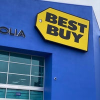 Photo taken at Best Buy by Wilfred W. on 6/28/2021