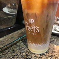 Photo taken at Peet&amp;#39;s Coffee &amp;amp; Tea by Wilfred W. on 10/27/2018
