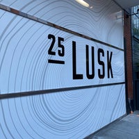2/6/2020 tarihinde Wilfred W.ziyaretçi tarafından Twenty Five Lusk'de çekilen fotoğraf