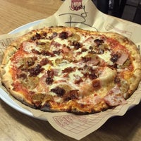 5/8/2016 tarihinde Joey B.ziyaretçi tarafından Mod Pizza'de çekilen fotoğraf