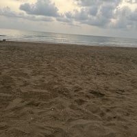 Photo taken at Side Beach by Poyraz Ugur M. on 11/5/2023