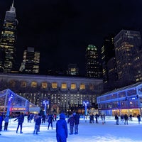 Photo taken at Bank of America Winter Village at Bryant Park by Zig on 1/12/2023