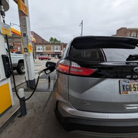 Photo taken at Shell by Zig on 5/9/2024