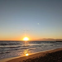 Photo taken at Tower 45 Dockweiler State Beach by Zig on 8/2/2021