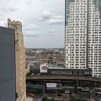 5/13/2023 tarihinde Zigziyaretçi tarafından Courtyard Long Island City/New York Manhattan View'de çekilen fotoğraf