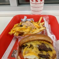 Photo taken at In-N-Out Burger by Zig on 6/21/2021