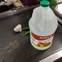 Photo taken at Tony&amp;#39;s Finer Foods by Zig on 8/23/2019