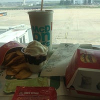 Photo taken at McDonald&amp;#39;s by Luiza F. on 6/6/2016