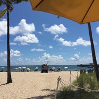 Photo prise au Aruba Beach Cafe par Tanja W. le8/17/2015