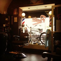 Foto tirada no(a) Pacific Barber Shop por Morgan B. em 7/28/2013