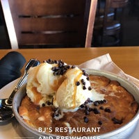 Снимок сделан в BJ&amp;#39;s Restaurant &amp;amp; Brewhouse пользователем SAGE 🍃 11/22/2017