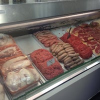 Photo prise au Acme Meat Market LTD. par Allan T. le4/13/2013