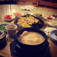 11/22/2013 tarihinde Dj EDLo P.ziyaretçi tarafından Ssyal Korean Restaurant and Ginseng House'de çekilen fotoğraf
