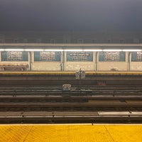 Photo taken at MTA Subway - 40th St/Lowery St (7) by Juan🔖 A. on 4/12/2022