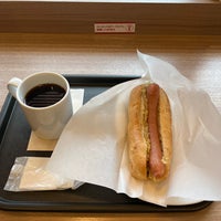 Photo taken at Caffè Veloce by サク山 チ. on 5/29/2023