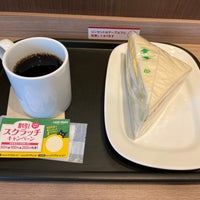 Photo taken at Caffè Veloce by サク山 チ. on 4/28/2023