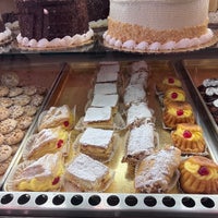 Photo taken at Eagle Rock Italian Bakery &amp;amp; Deli by Cookiemig on 10/31/2023