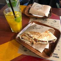 Das Foto wurde bei Bros Burritos von Anton L. am 6/4/2018 aufgenommen