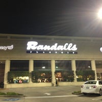 Photo taken at Randalls by Kimberlee K. Heinsohn H. on 12/15/2012