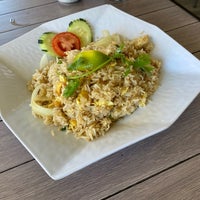 Photo taken at Swanya Thai Cuisine by Sam V. on 9/23/2022