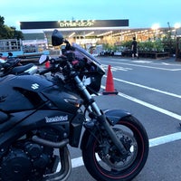 Photo taken at ロイヤルホームセンター 湘南大磯店 by tiha on 8/22/2020