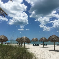 Photo taken at HB&amp;#39;s on the Gulf at The Naples Beach Hotel by Y Z. on 5/17/2017