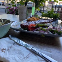 Photo taken at Şerifoğlu Café &amp;amp; Patisserie by Özkan M. on 6/4/2022
