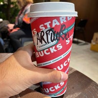 Photo taken at Starbucks by Arturo H. on 11/6/2021