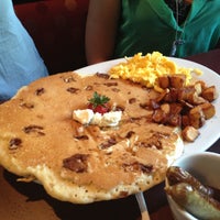 Photo taken at Hash House a Go Go by Harvey R. on 5/5/2013