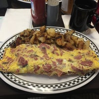 The Kibitz Room Deli Bodega