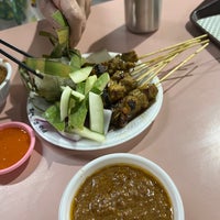 Photo taken at Whampoa Drive Market &amp;amp; Food Centre by Belinda A. on 2/25/2024