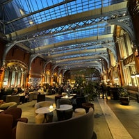 Das Foto wurde bei St. Pancras Renaissance Hotel London von edisonv 😜 am 1/26/2024 aufgenommen