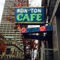 Снимок сделан в Bon Ton Café пользователем edisonv 😜 11/23/2014