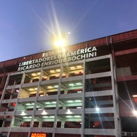 Foto tirada no(a) Estadio Libertadores de América - Ricardo Enrique Bochini (Club Atlético Independiente) por Alejandro L em 5/19/2022