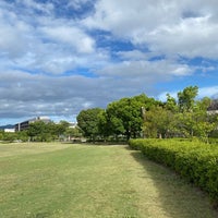 Photo taken at 梅小路公園芝生広場 by しみちゃん あ. on 8/12/2022