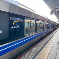 Photo taken at JR Platforms 5-6 by しみちゃん あ. on 6/16/2023