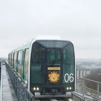 Photo taken at Ai-Chikyuhaku Kinen Koen Station (L07) by 飛田給 on 3/18/2023