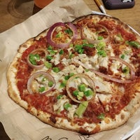 12/13/2019 tarihinde Amanda I.ziyaretçi tarafından Mod Pizza'de çekilen fotoğraf