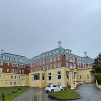 Foto diambil di Chateau Tongariro Hotel oleh Sietske G. pada 11/27/2022