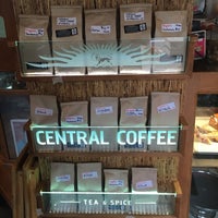 Photo prise au Central Coffee Tea &amp;amp; Spice par Amy B. le9/29/2016