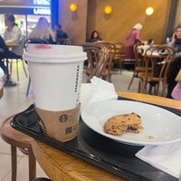Photo taken at Starbucks by Mirna D. on 1/17/2023