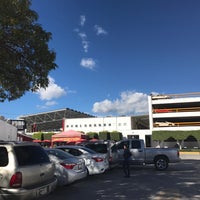 Photo taken at Universidad del Valle de México by Vecarofa K. on 12/5/2016