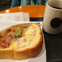 Photo taken at Tully&amp;#39;s Coffee by Fumito I. on 1/10/2018